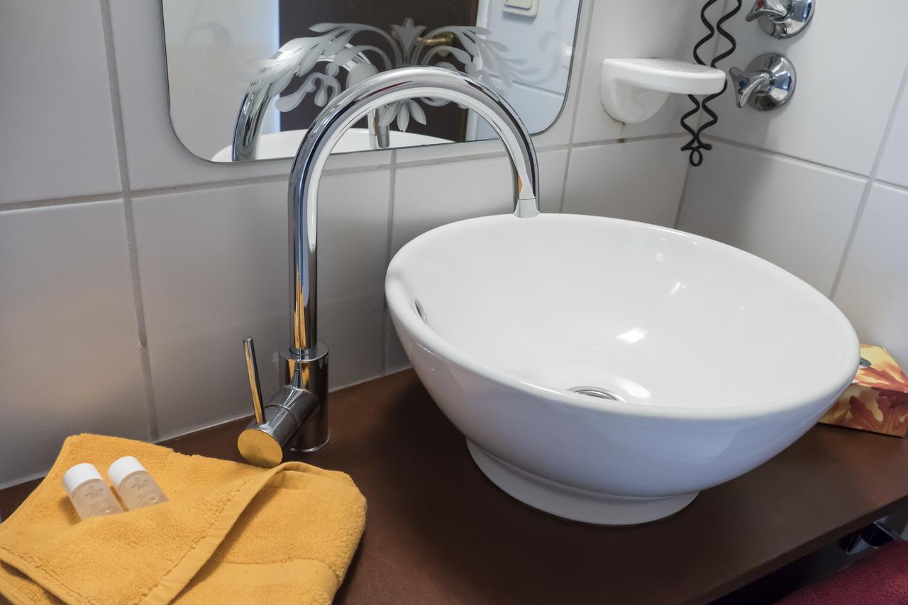 קאסל Hotel Excelsior מראה חיצוני תמונה