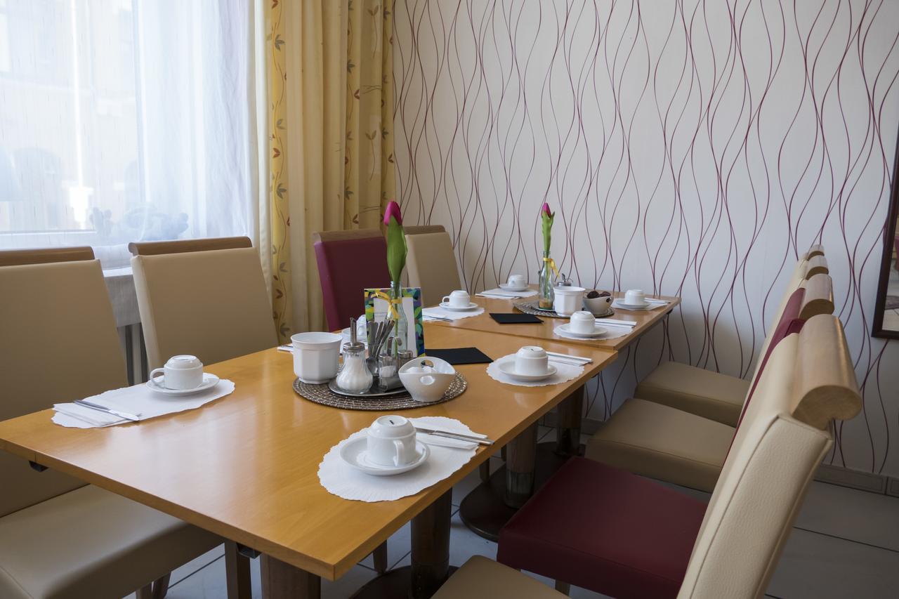 קאסל Hotel Excelsior מראה חיצוני תמונה
