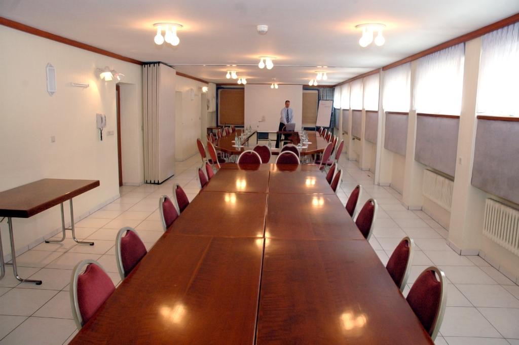 קאסל Hotel Excelsior מראה חיצוני תמונה